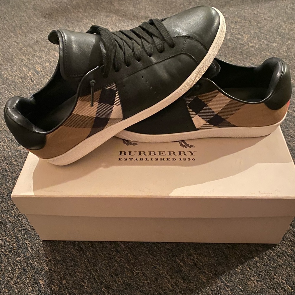 Burberry sneakers